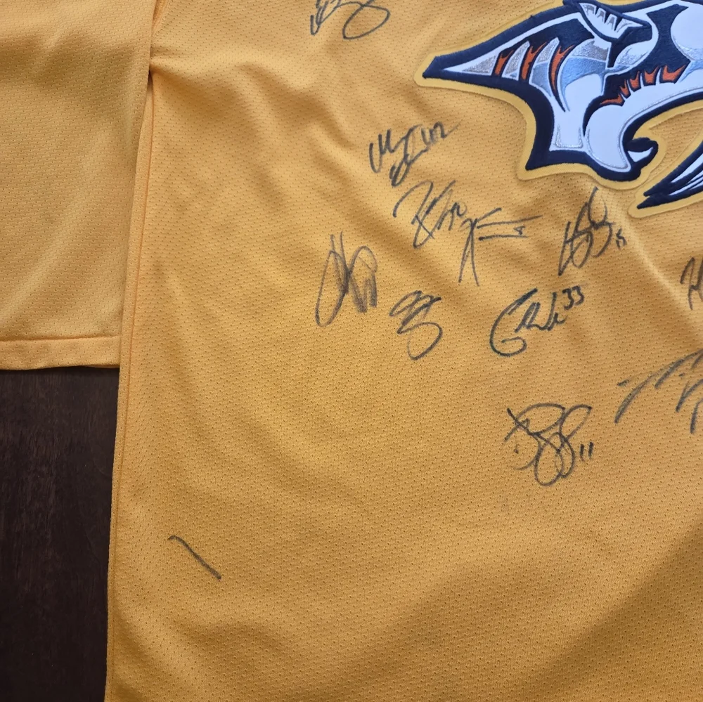 NHL CCM Nashville Predators Autographed Jersey - Picture 4 of 5